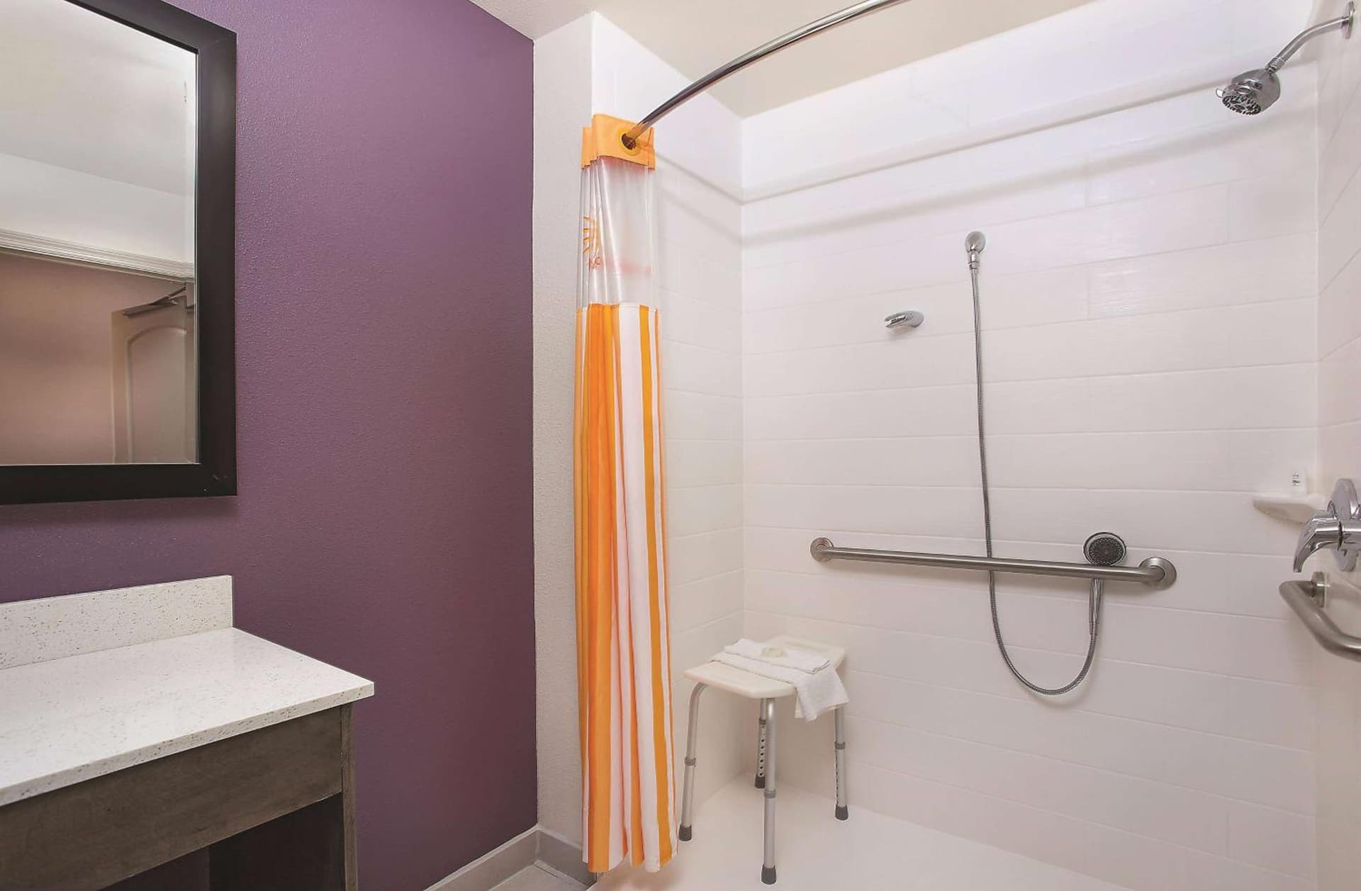 La Quinta by Wyndham Chattanooga - Lookout Mtn gallery photo in Chattanooga, TN — image 77