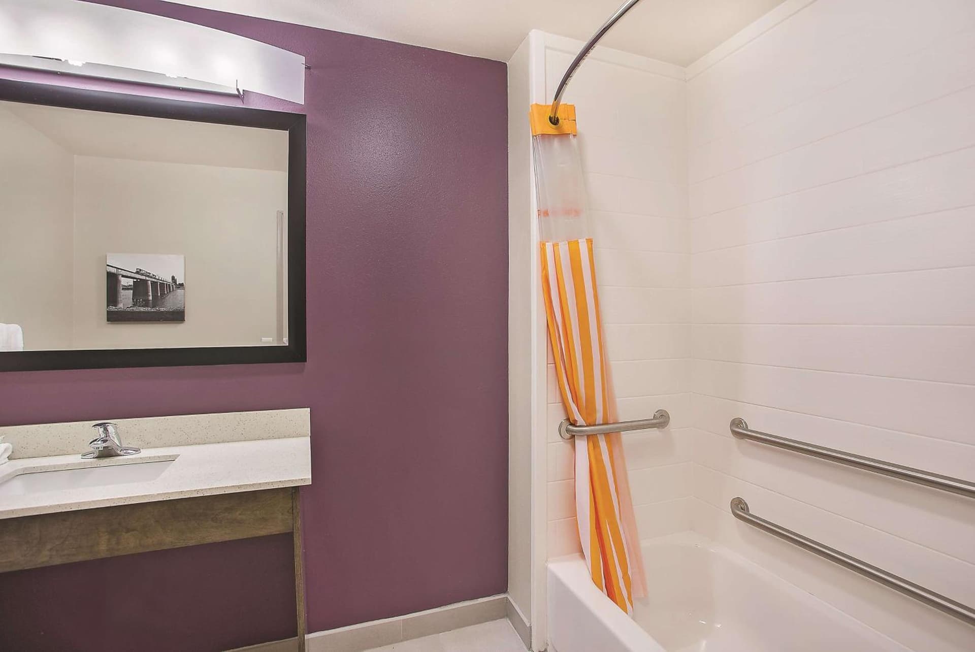 La Quinta by Wyndham Chattanooga - Lookout Mtn gallery photo in Chattanooga, TN — image 49