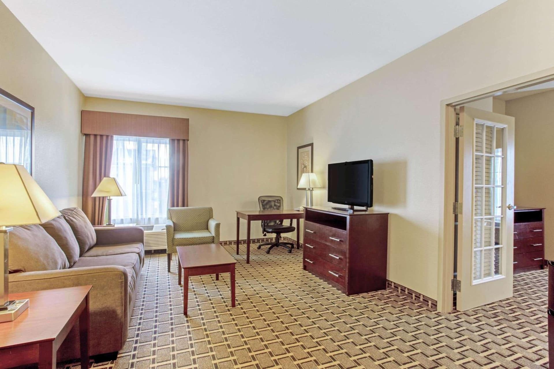 La Quinta by Wyndham Lancaster property views in Ronks, PA — gallery photo 3