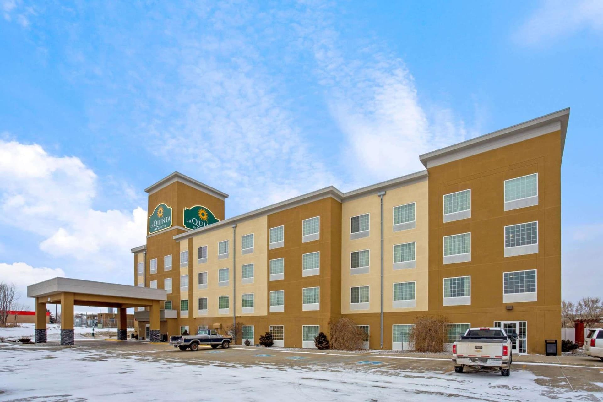 La Quinta by Wyndham Dickinson interior in Dickinson, ND — gallery photo 2