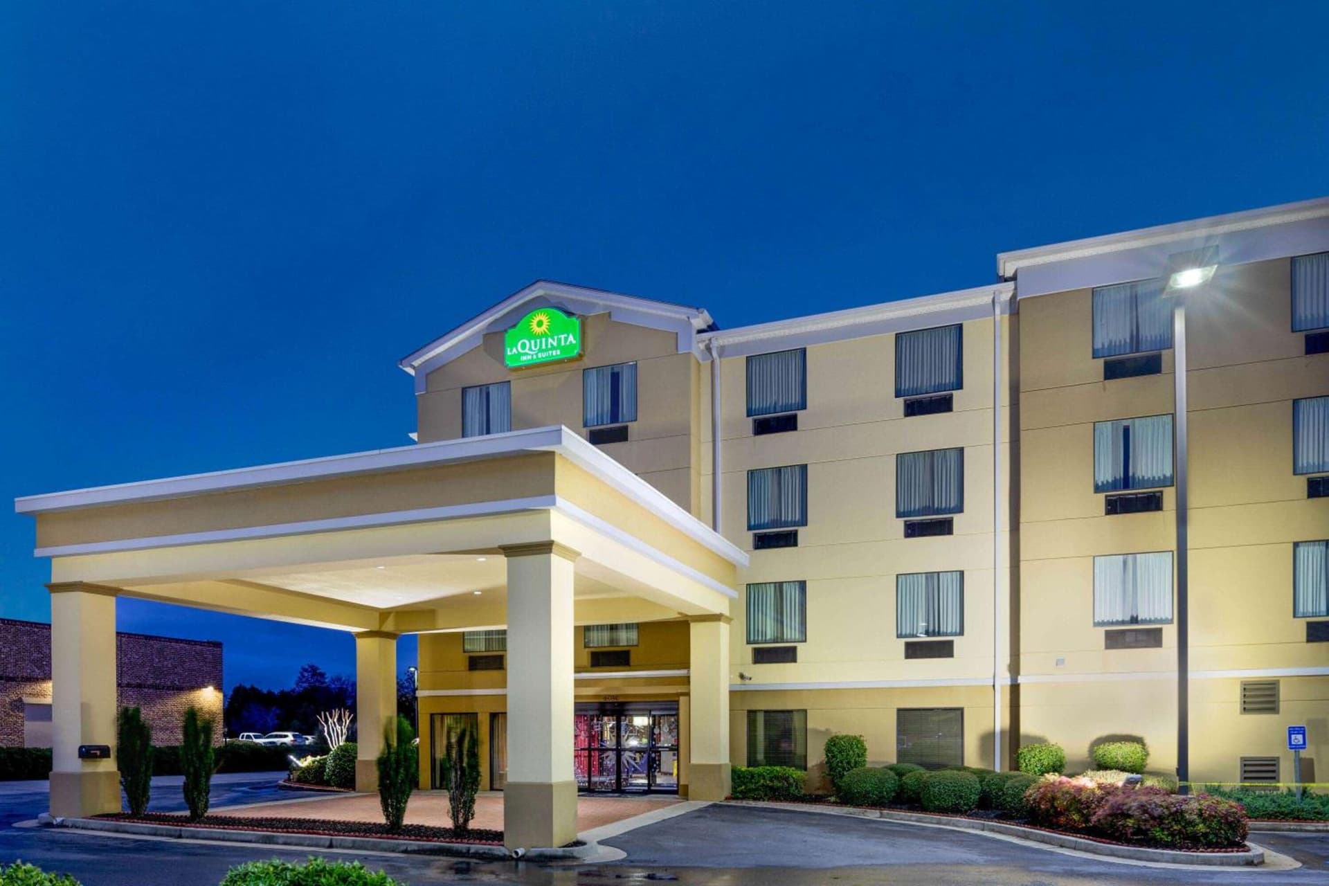 La Quinta by Wyndham Warner Robins - Robins AFB gallery photo in Warner Robins, GA — image 31