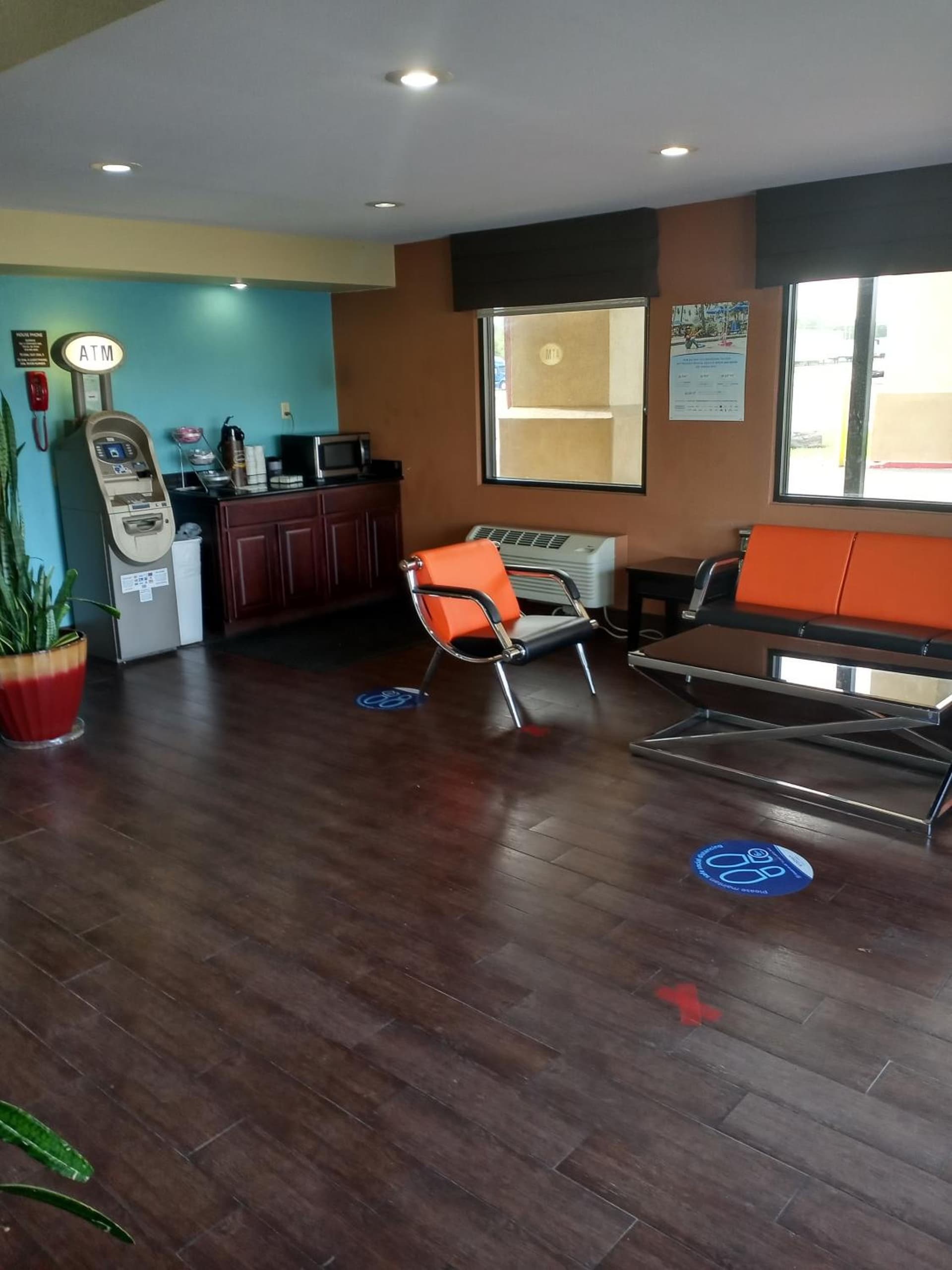 Super 8 by Wyndham Tulsa - Route 66 gallery photo in Tulsa, OK — image 9