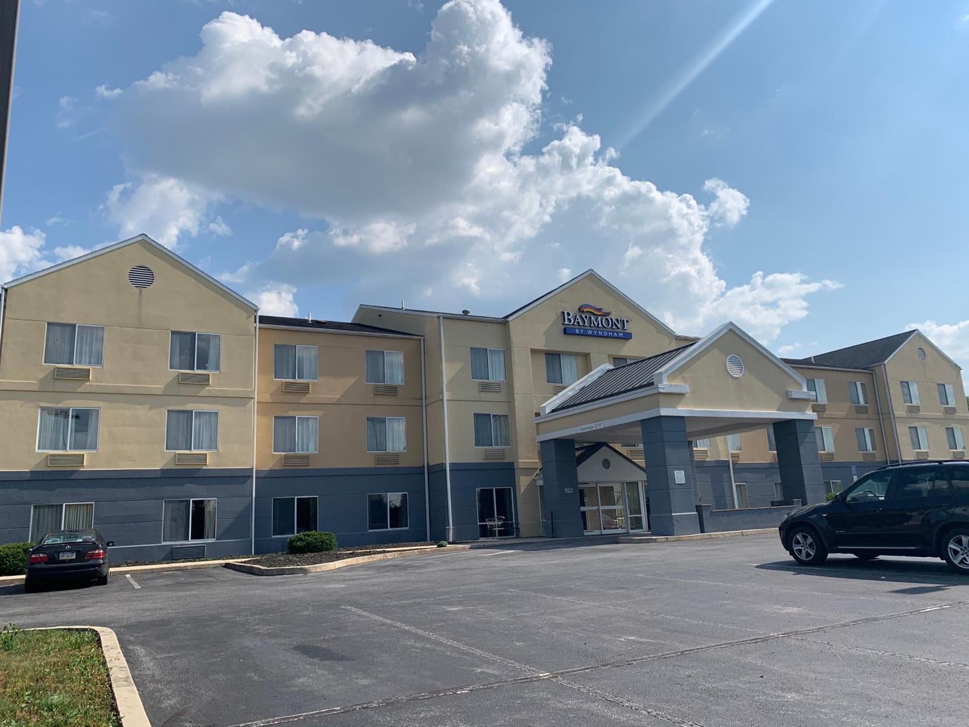 Baymont by Wyndham Chambersburg interior in Chambersburg, PA — gallery photo 2