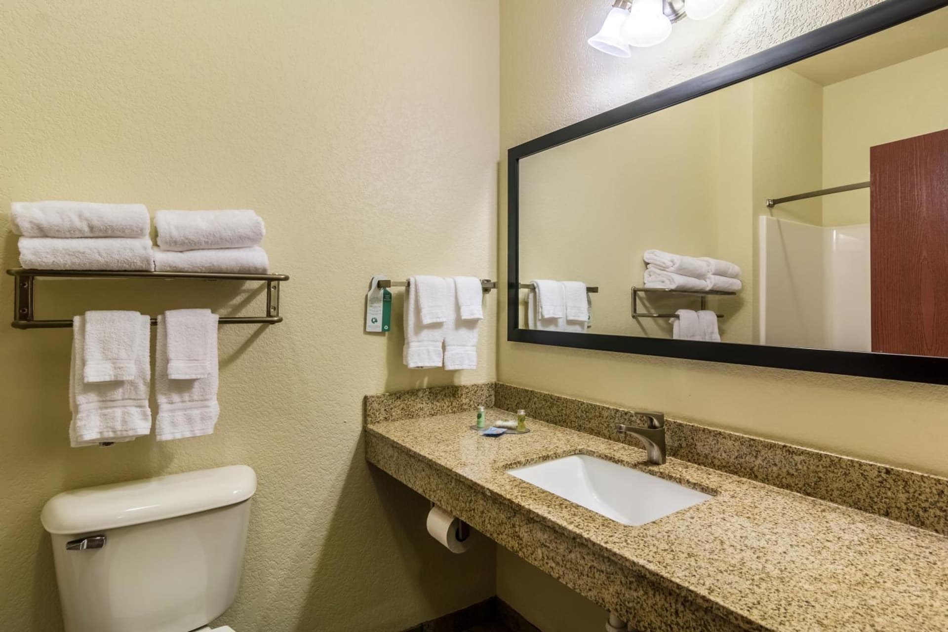 Cobblestone Hotel & Suites - Erie gallery photo in Erie, PA — image 18