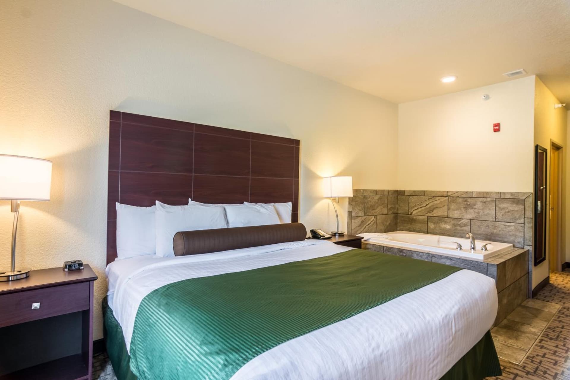 Cobblestone Hotel & Suites - Erie gallery photo in Erie, PA — image 19