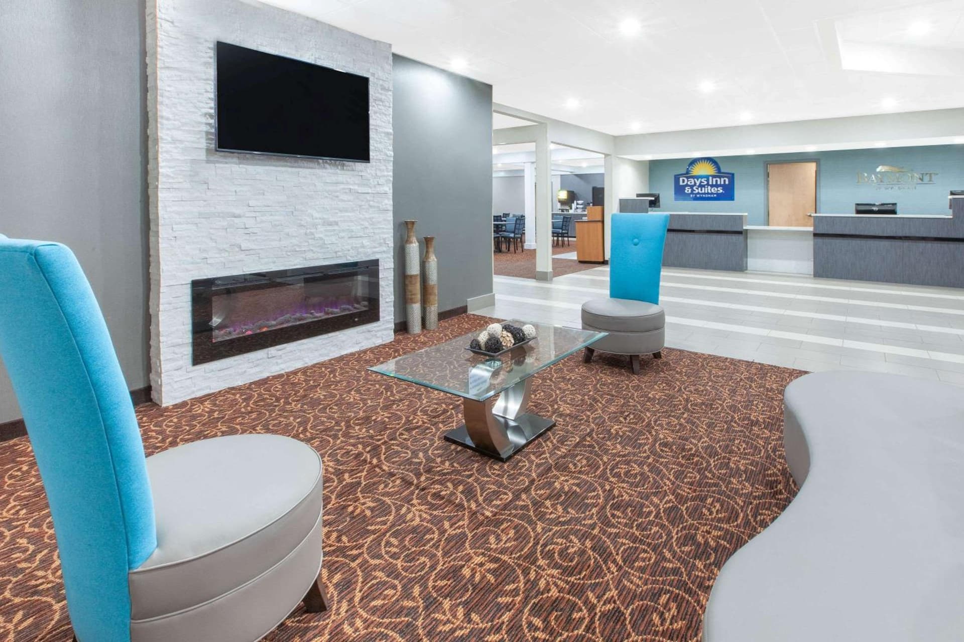 Days Inn & Suites by Wyndham Grand Rapids Near Downtown interior in Grand Rapids, MI — gallery photo 2