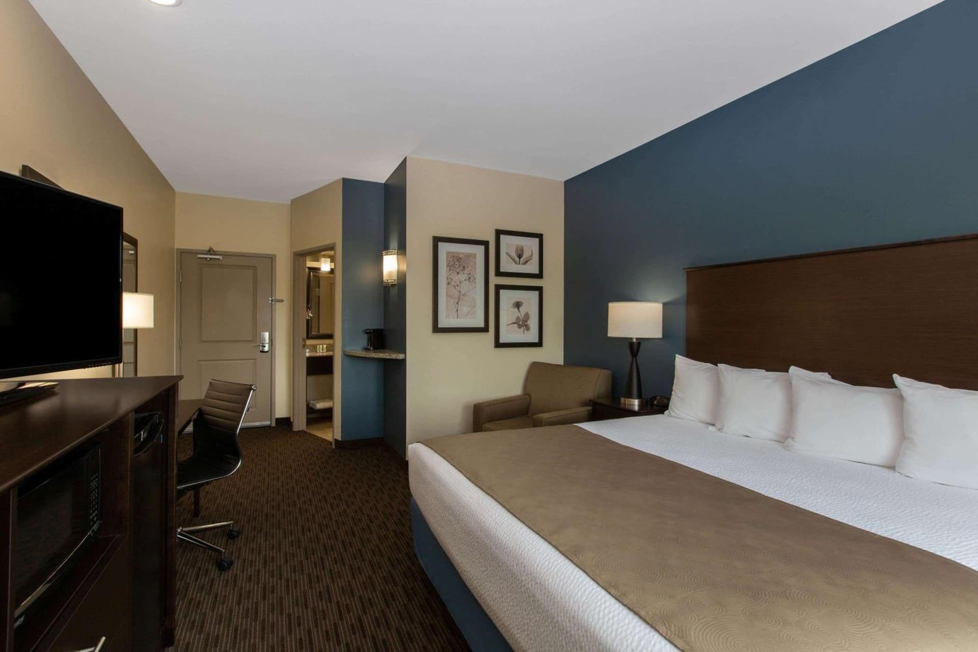 AmericInn by Wyndham Sioux Falls North gallery photo in Sioux Falls, SD — image 43