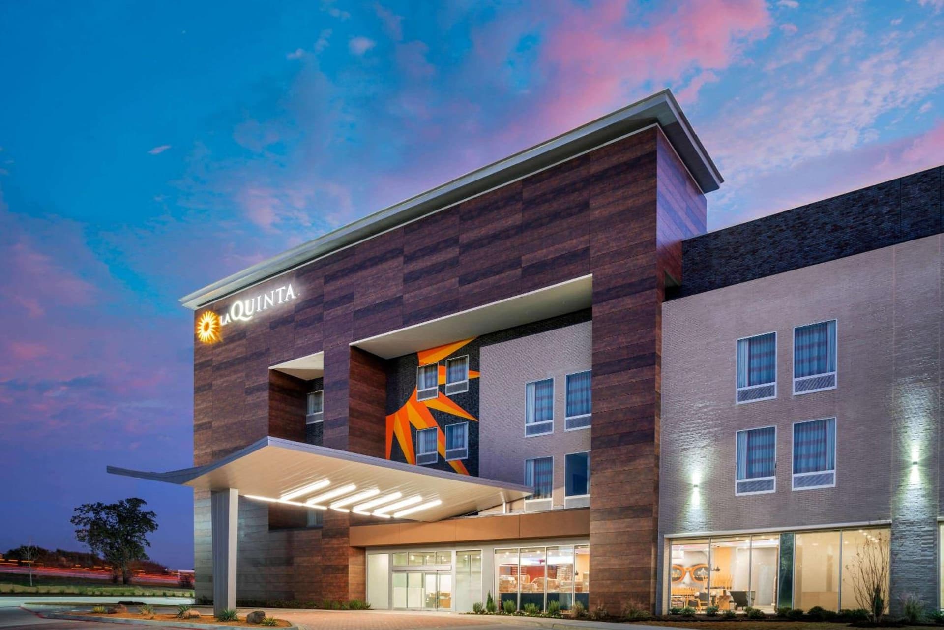 La Quinta Inn & Suites by Wyndham Lewisville gallery photo in Lewisville, TX — image 6