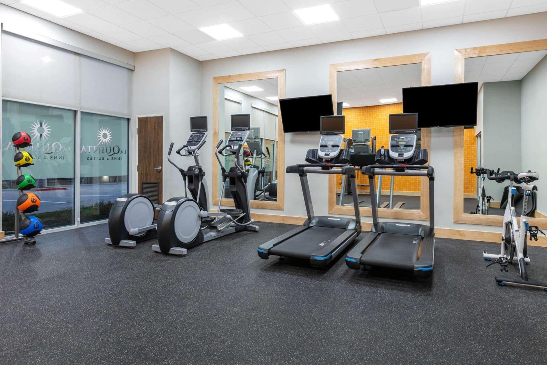 La Quinta Inn & Suites by Wyndham Lewisville gallery photo in Lewisville, TX — image 35