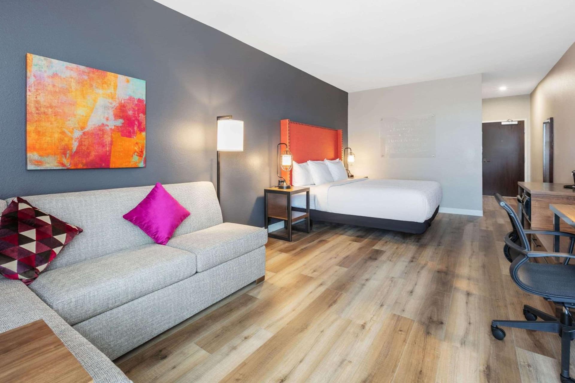 La Quinta Inn & Suites by Wyndham Lewisville gallery photo in Lewisville, TX — image 55