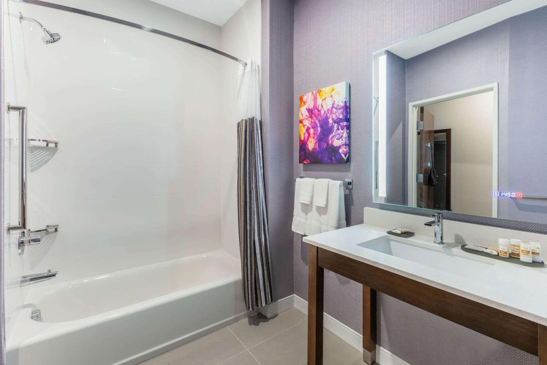 La Quinta Inn & Suites by Wyndham Lewisville gallery photo in Lewisville, TX — image 49