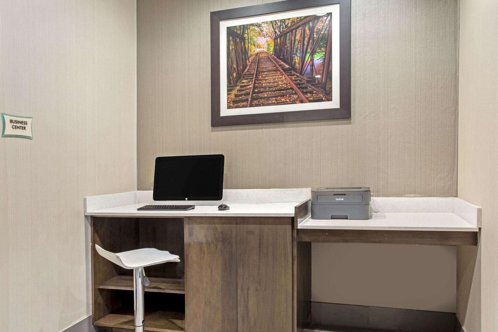 La Quinta by Wyndham York gallery photo in York, PA — image 27