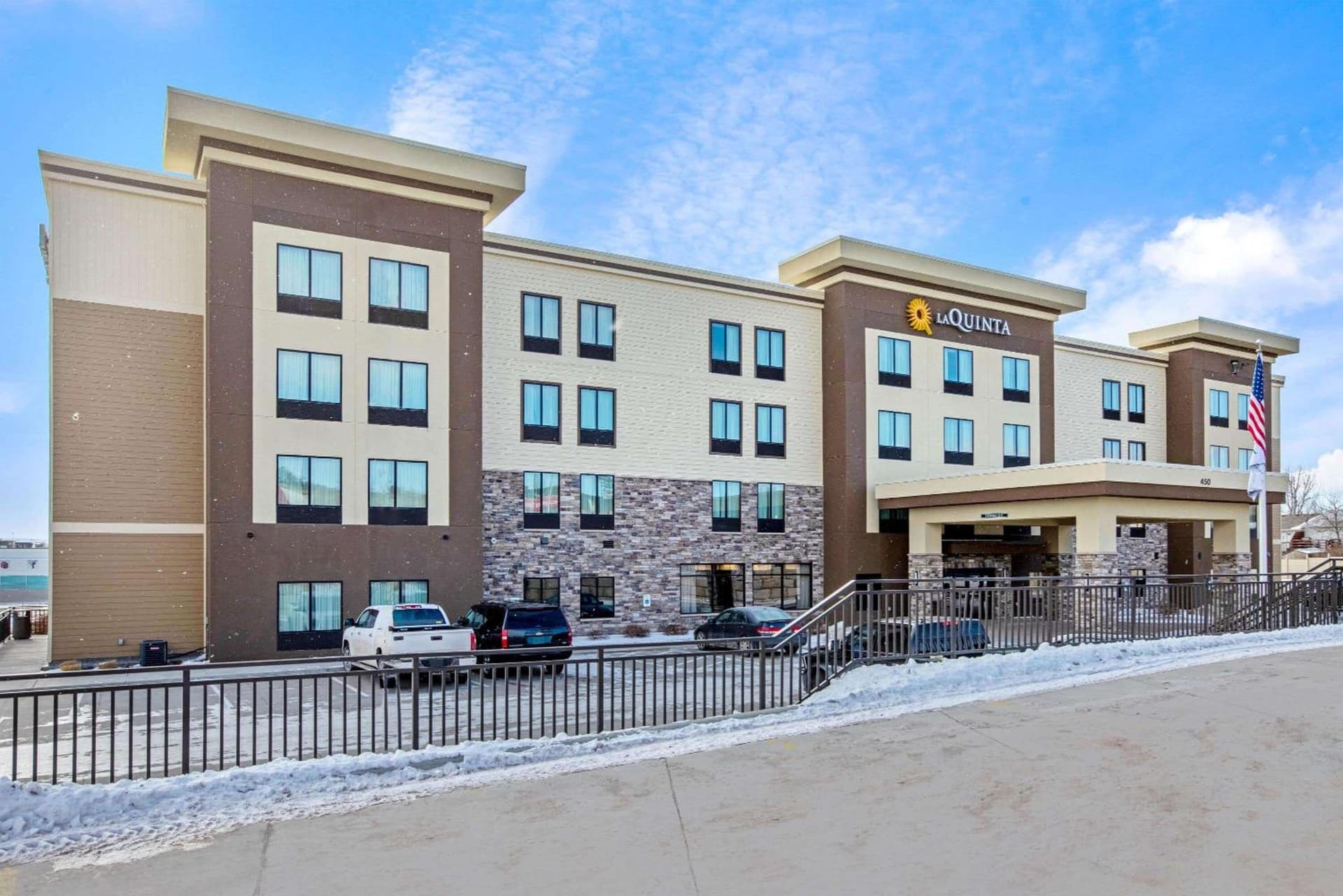 La Quinta by Wyndham Gillette interior in Gillette, WY — gallery photo 2