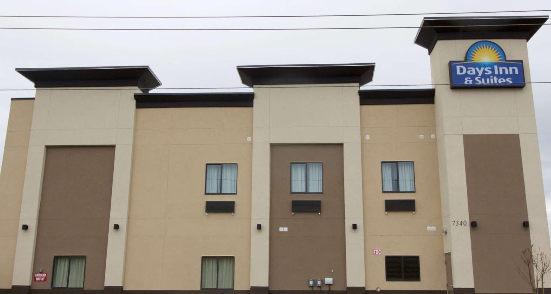 Days Inn & Suites by Wyndham Port Arthur gallery photo in Port Arthur, TX — image 7