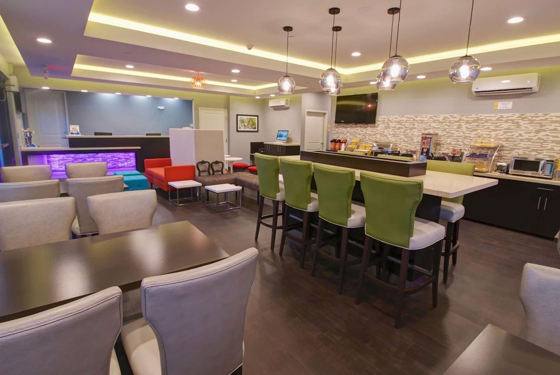 Days Inn & Suites by Wyndham Port Arthur gallery photo in Port Arthur, TX — image 36