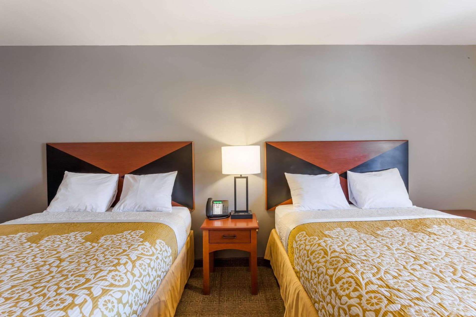 Days Inn & Suites by Wyndham Lancaster Amish Country gallery photo in Lancaster, PA — image 43