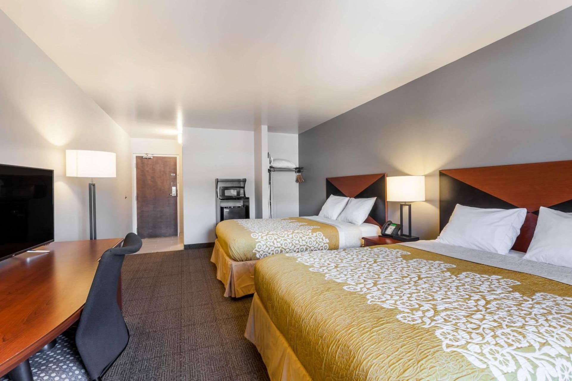 Days Inn & Suites by Wyndham Lancaster Amish Country gallery photo in Lancaster, PA — image 6