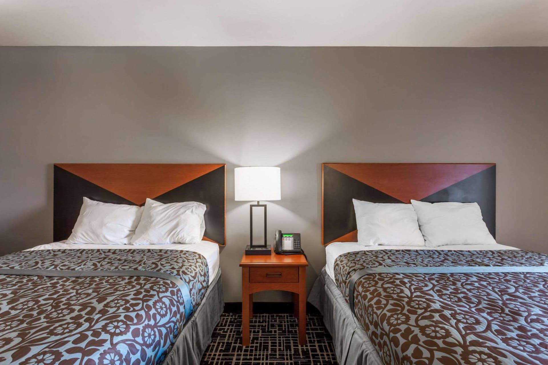 Days Inn & Suites by Wyndham Lancaster Amish Country gallery photo in Lancaster, PA — image 22