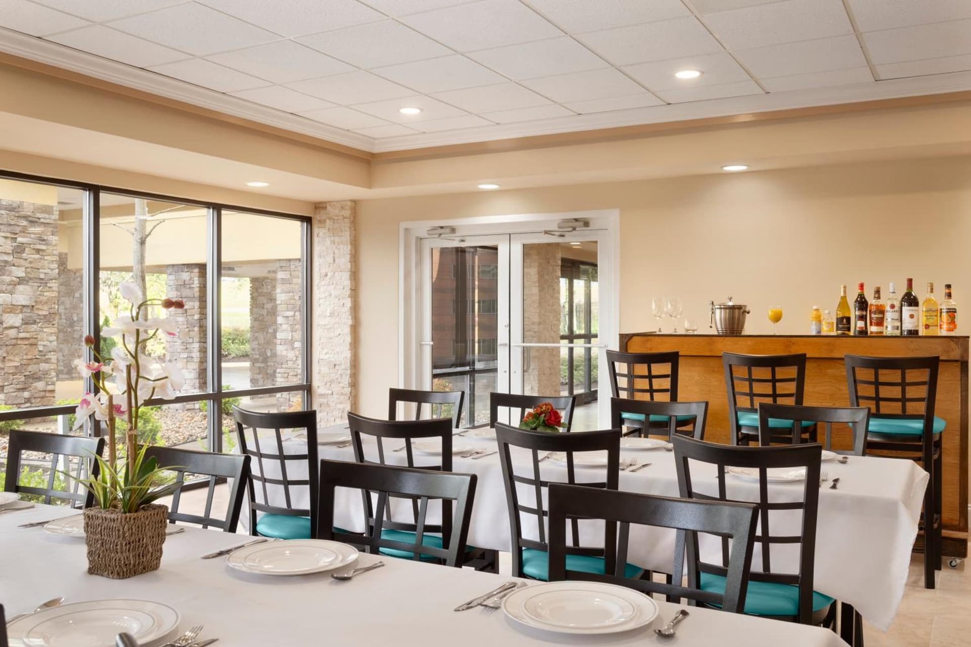 Garner Hotel Augusta West by IHG interior in Augusta, GA — gallery photo 2