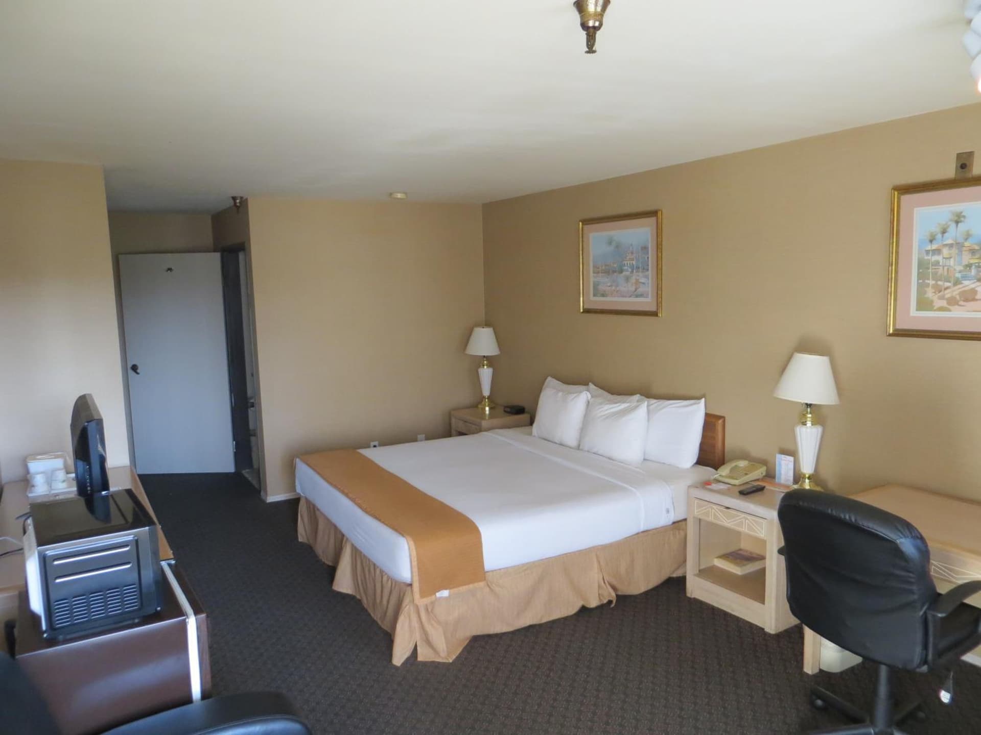 Howard Johnson by Wyndham Torrance gallery photo in Torrance, CA — image 10