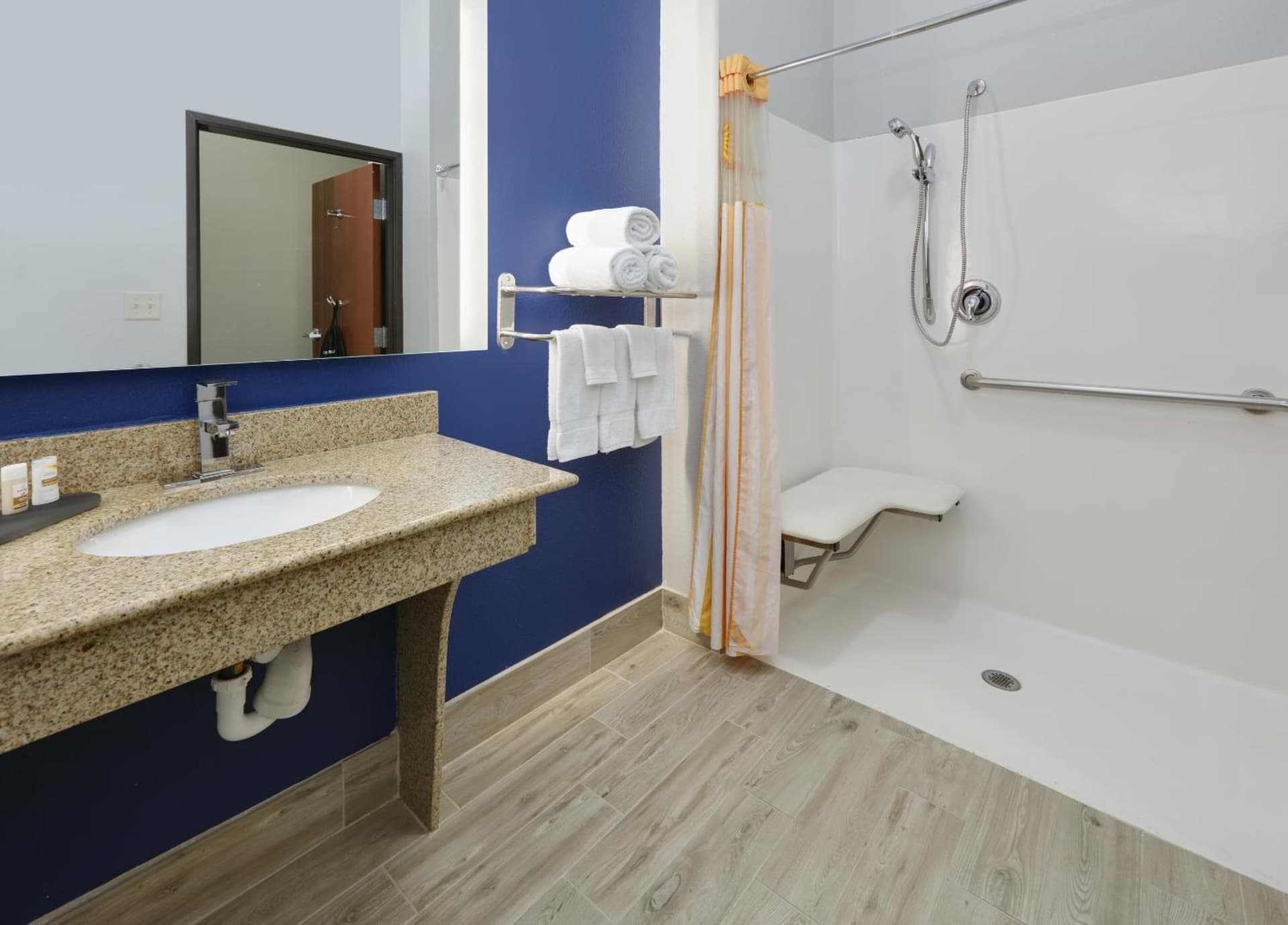 La Quinta by Wyndham Denton - University Drive property views in Denton, TX — gallery photo 3