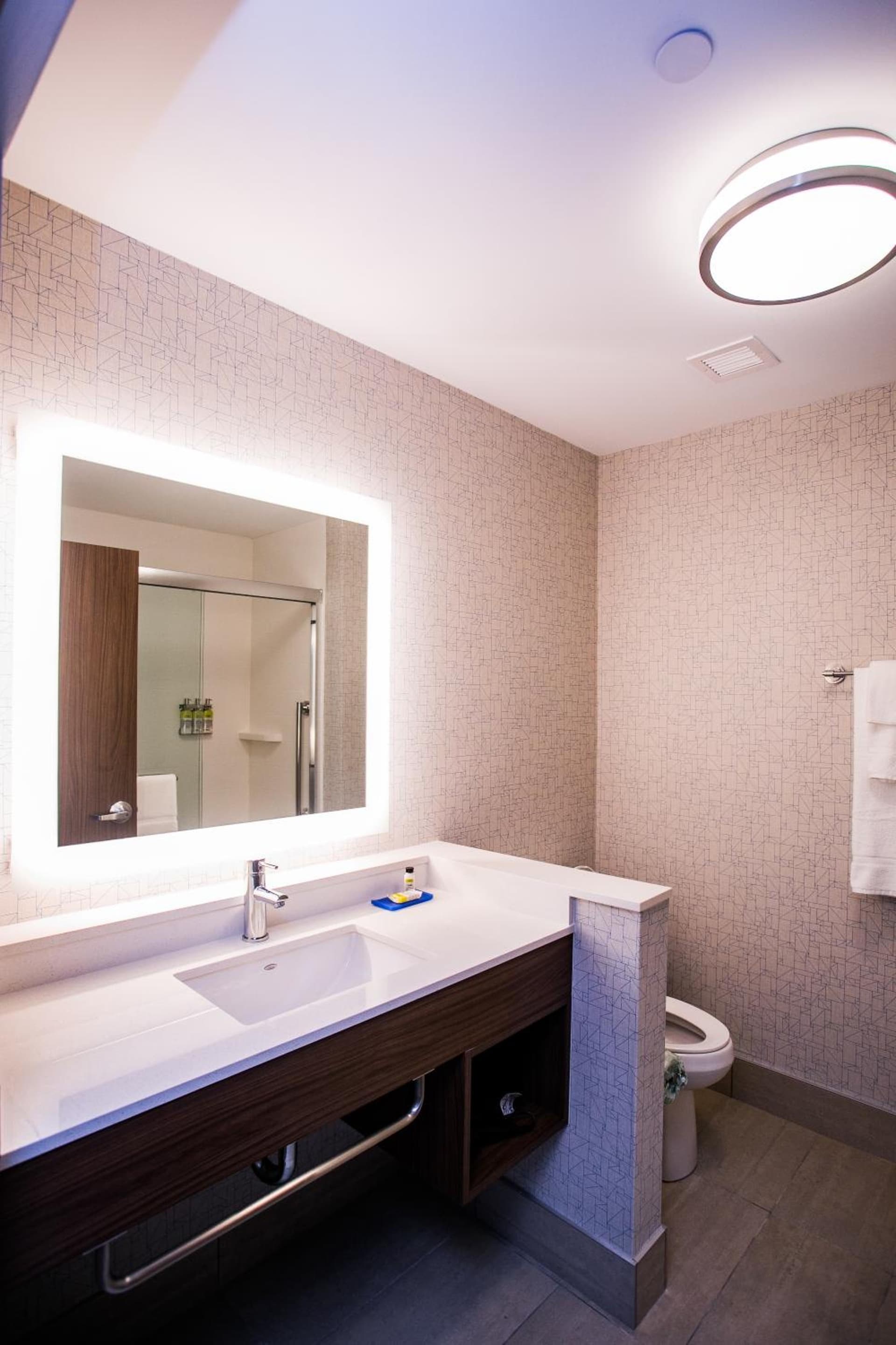 Holiday Inn Express & Suites Rehoboth Beach by IHG gallery photo in Rehoboth Beach, DE — image 41