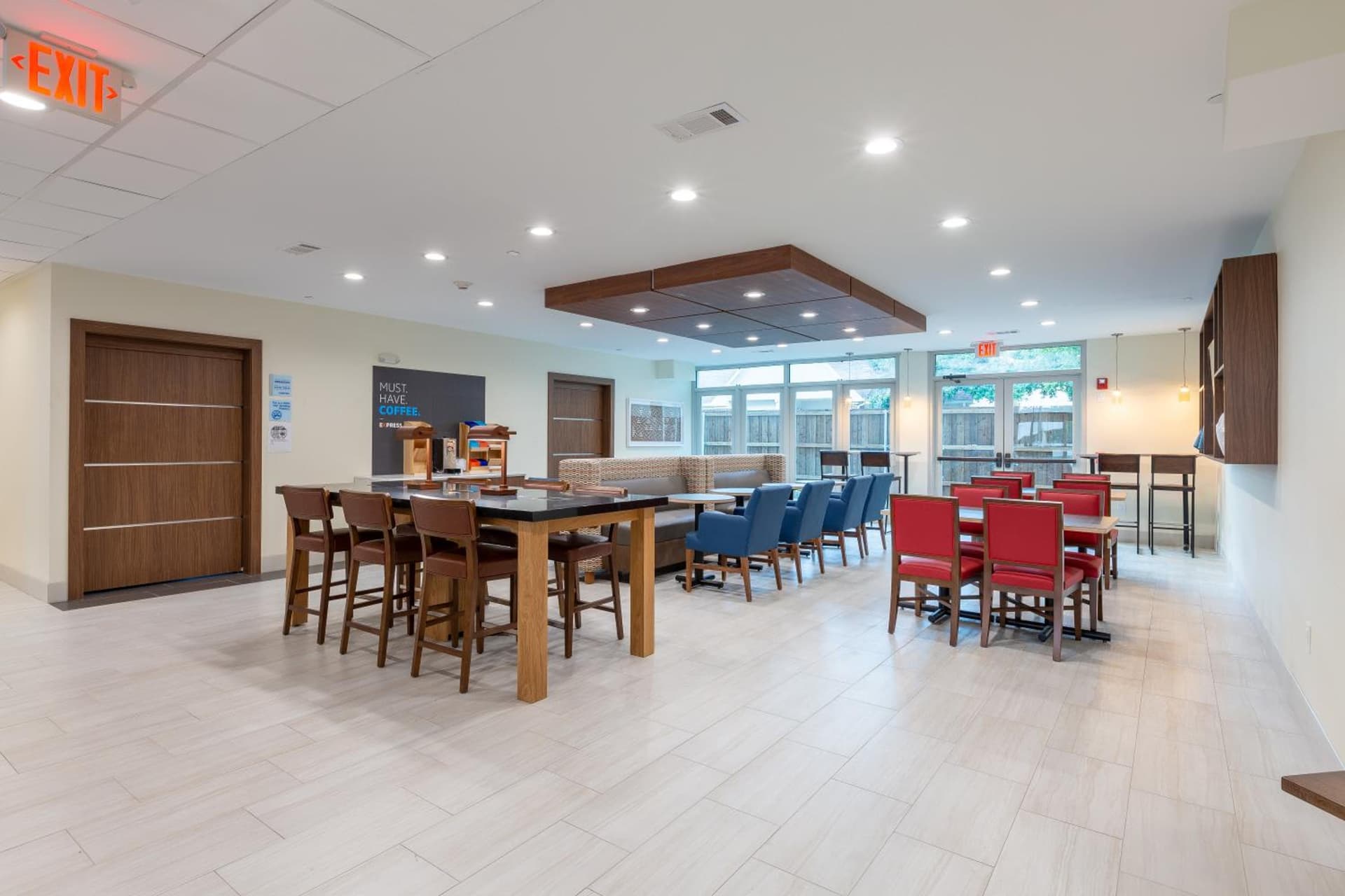 Holiday Inn Express & Suites Arlington North – Stadium Area by IHG gallery photo in Arlington, TX — image 32
