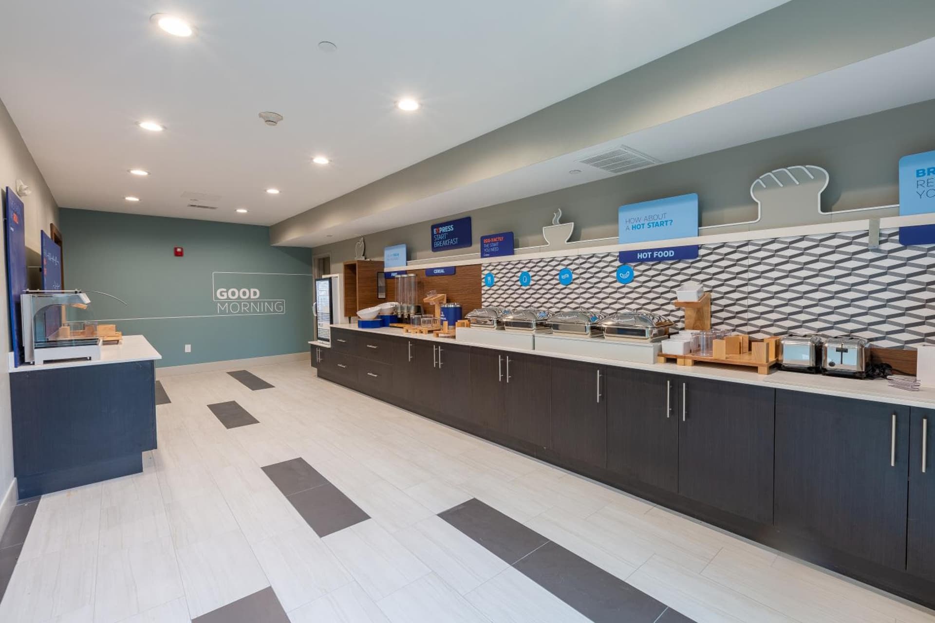 Holiday Inn Express & Suites Arlington North – Stadium Area by IHG gallery photo in Arlington, TX — image 9