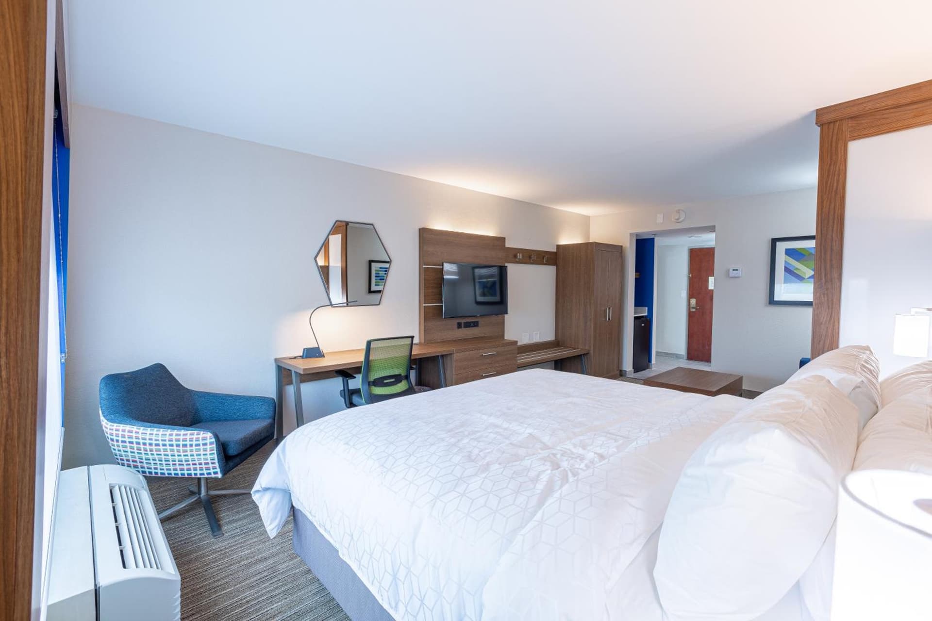 Holiday Inn Express & Suites Arlington North – Stadium Area by IHG gallery photo in Arlington, TX — image 8
