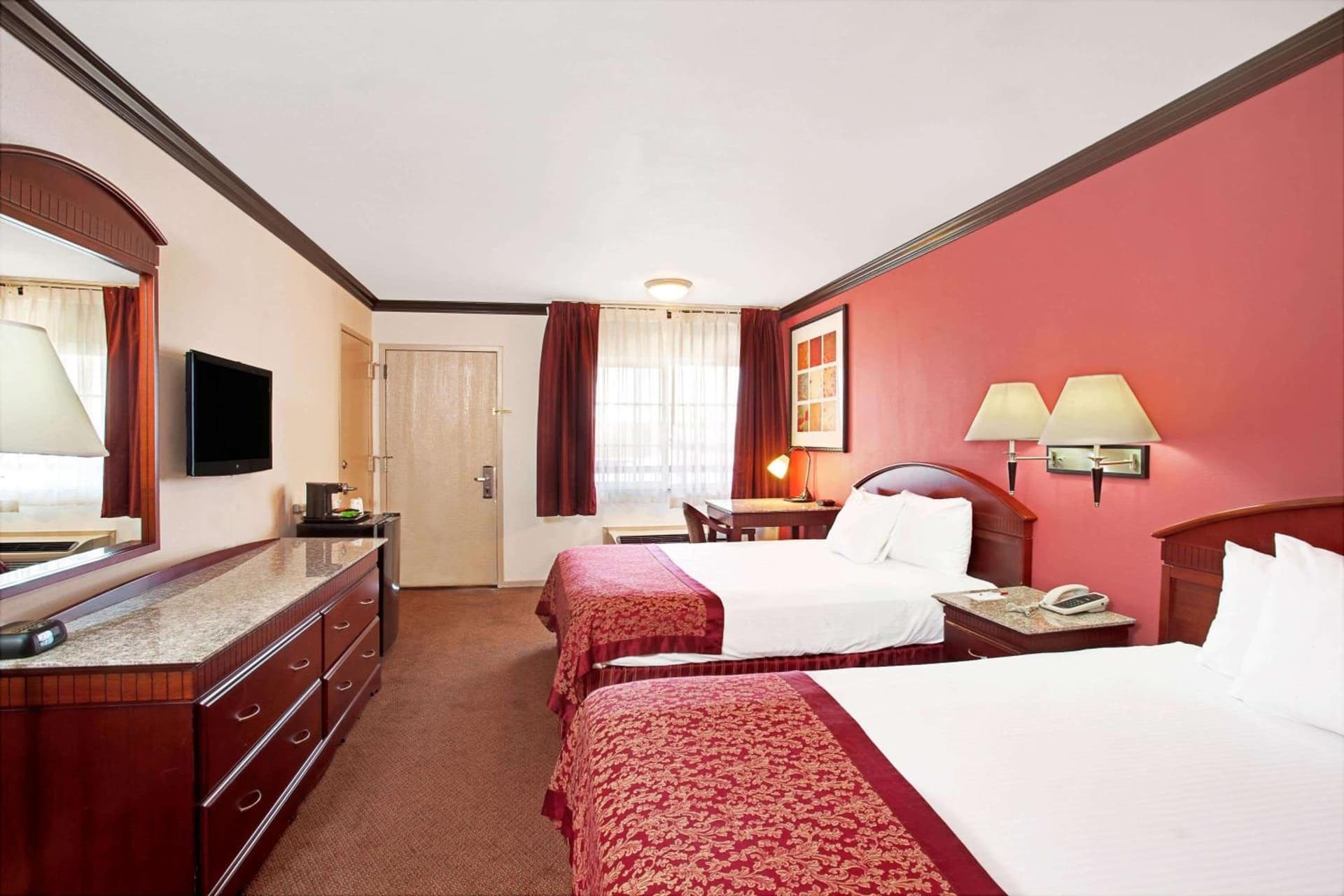 Ramada by Wyndham Pasadena gallery photo in Pasadena, CA — image 9