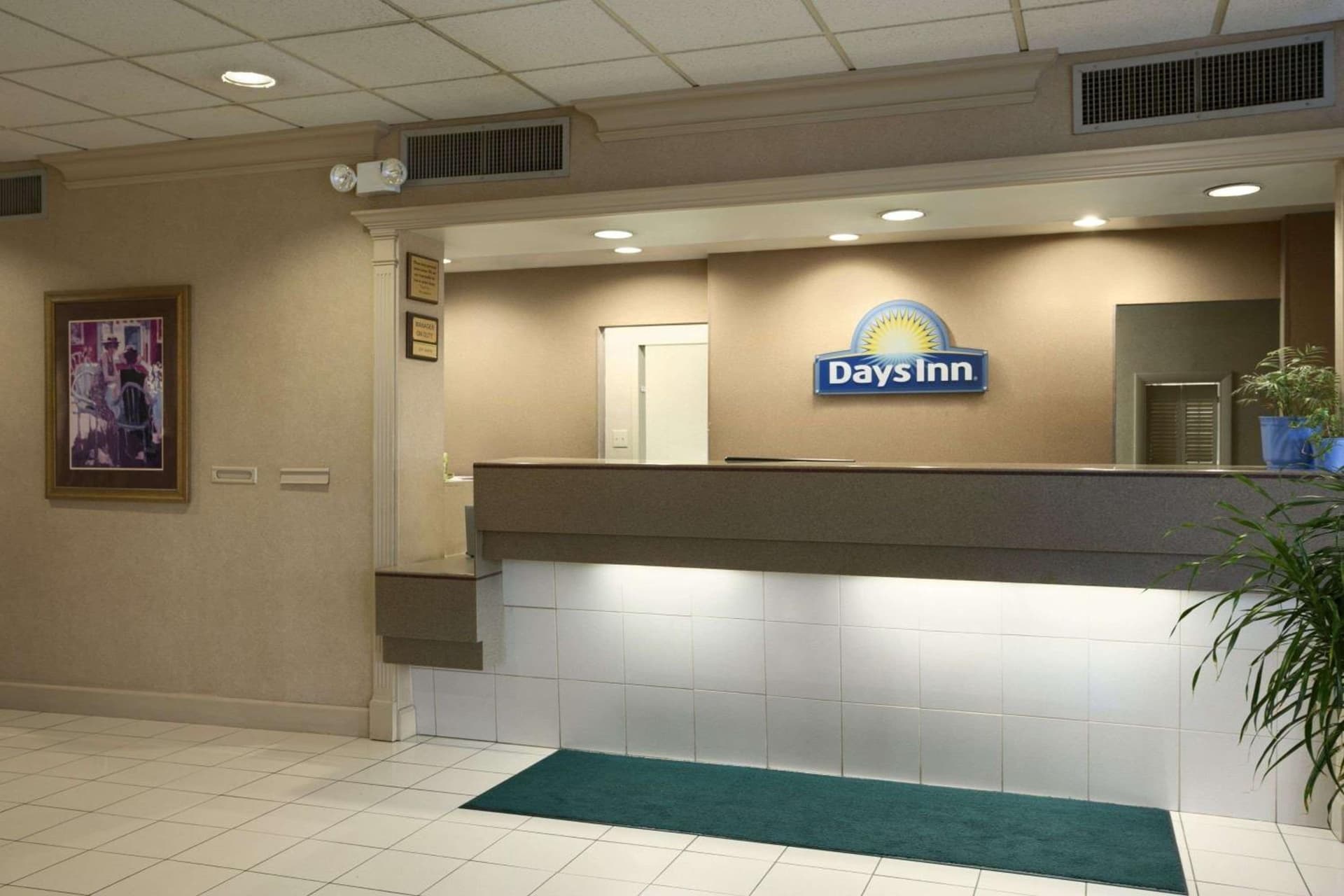 Days Inn by Wyndham Sidney OH interior in Sidney, OH — gallery photo 2