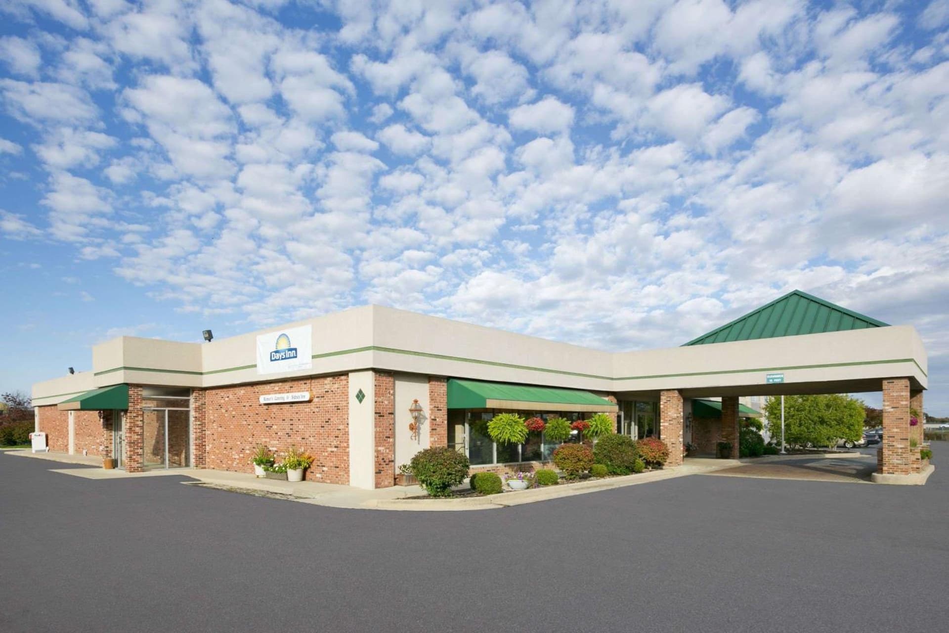 Days Inn by Wyndham Sidney OH featured exterior or lobby in Sidney, OH — similar hotel