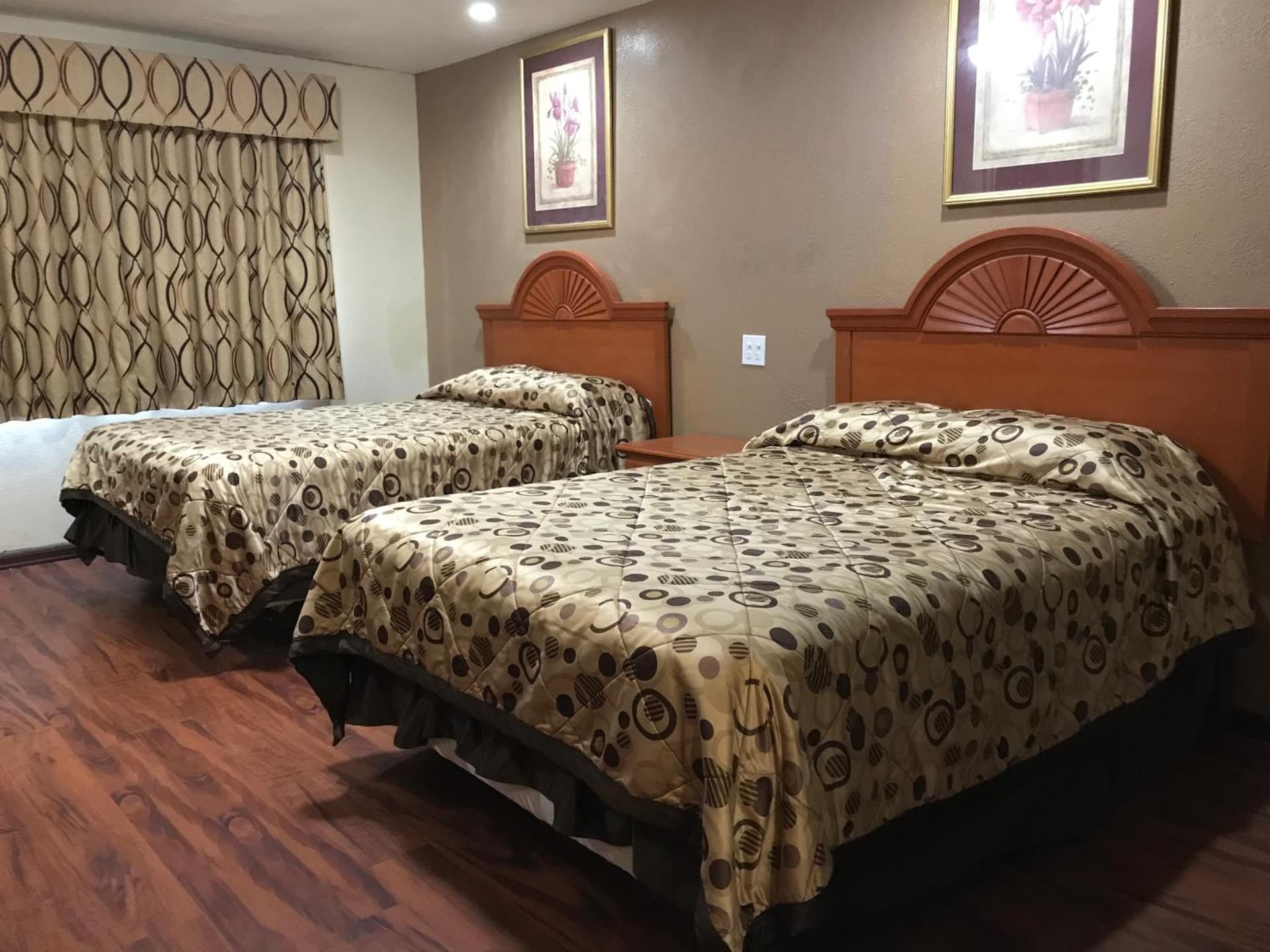 Gainesville Lodge interior in Gainesville, FL — gallery photo 2