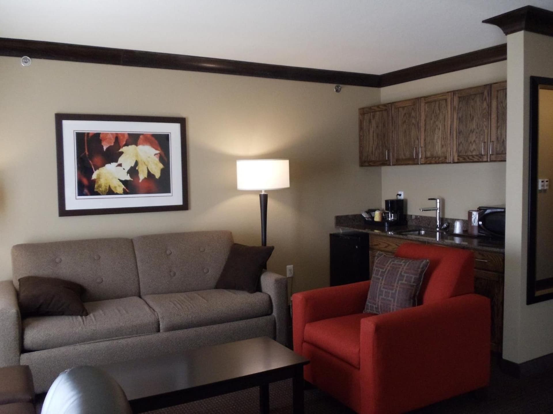 Parkwood Inn & Suites interior in Manhattan, KS — gallery photo 2