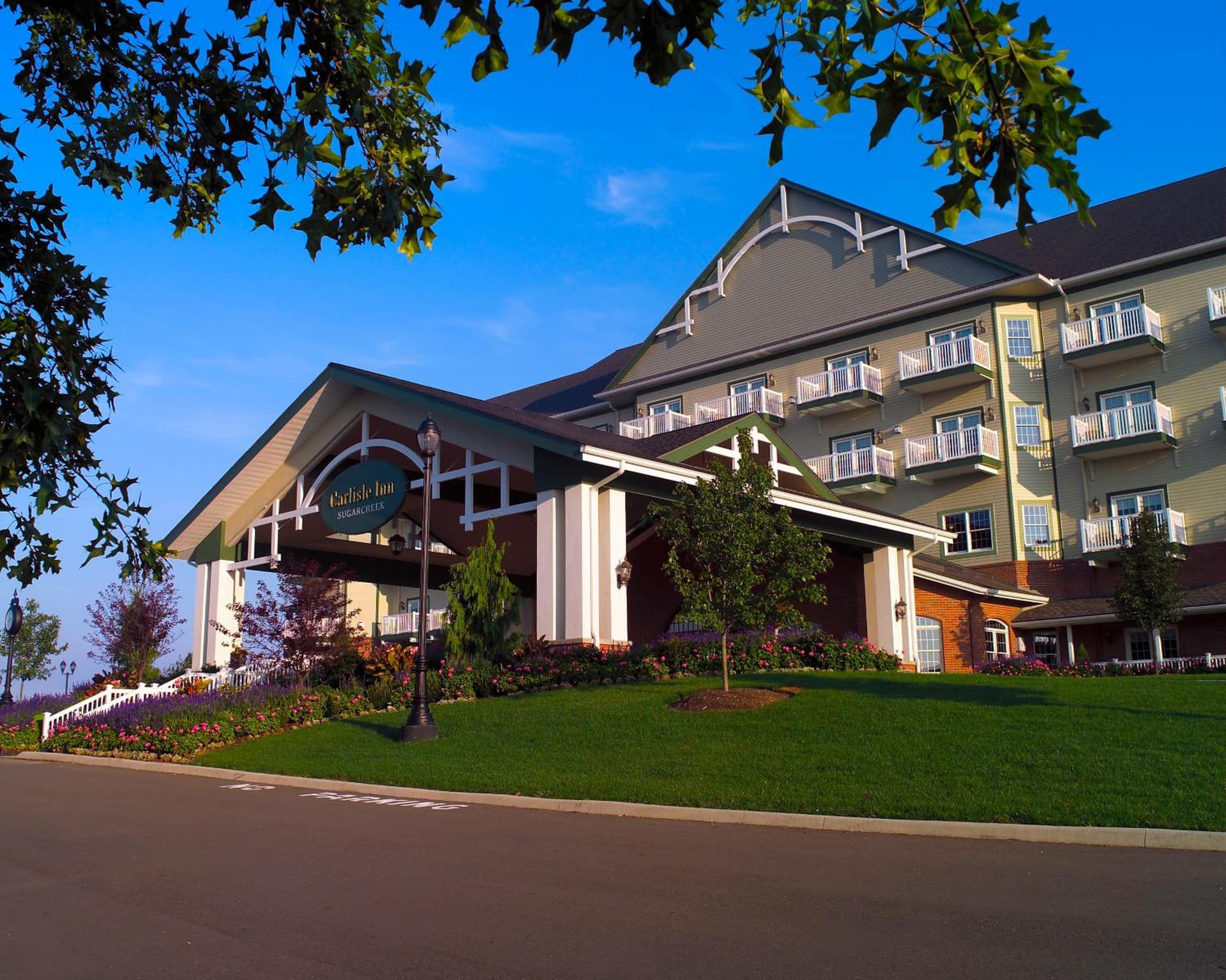 Carlisle Inn Sugarcreek exterior or lobby in Sugarcreek, OH — main listing photo