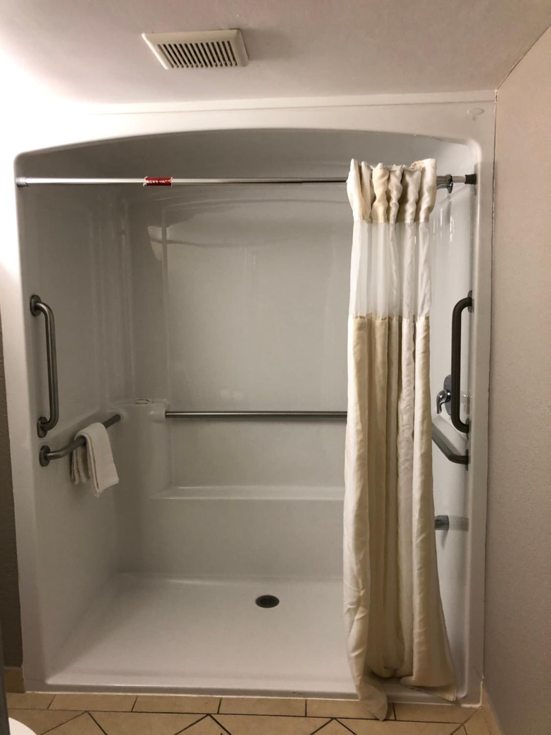 Red Roof Inn Washington, DC interior in Washington, DC — gallery photo 2