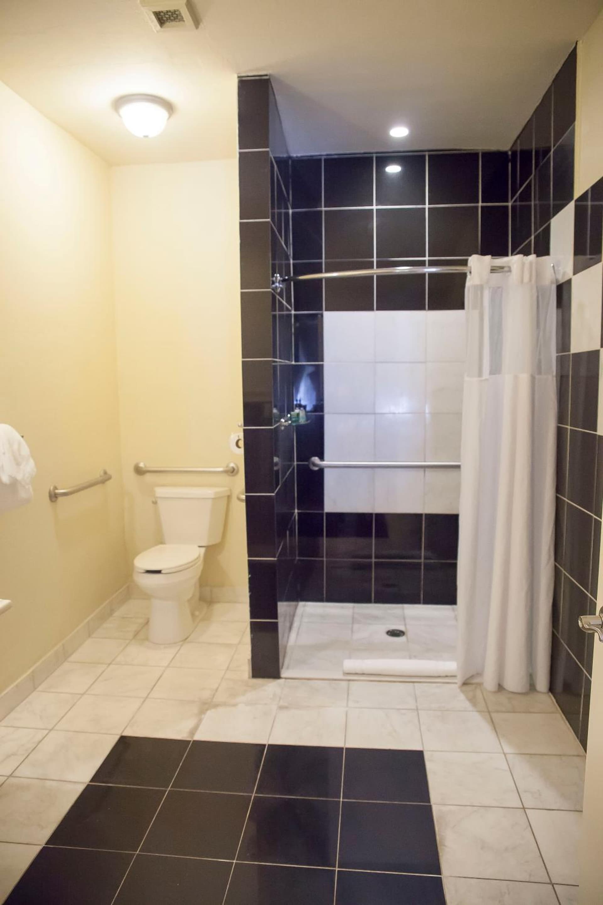 Niagara Crossing Hotel and Spa gallery photo in Lewiston — image 21