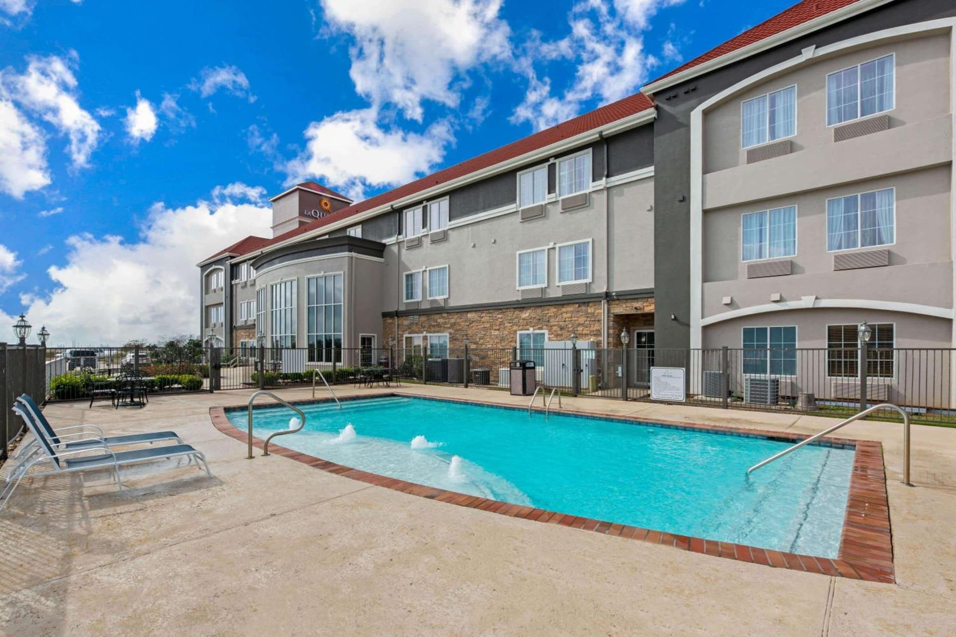 La Quinta by Wyndham Bridge City-Orange gallery photo in Bridge City, TX — image 43