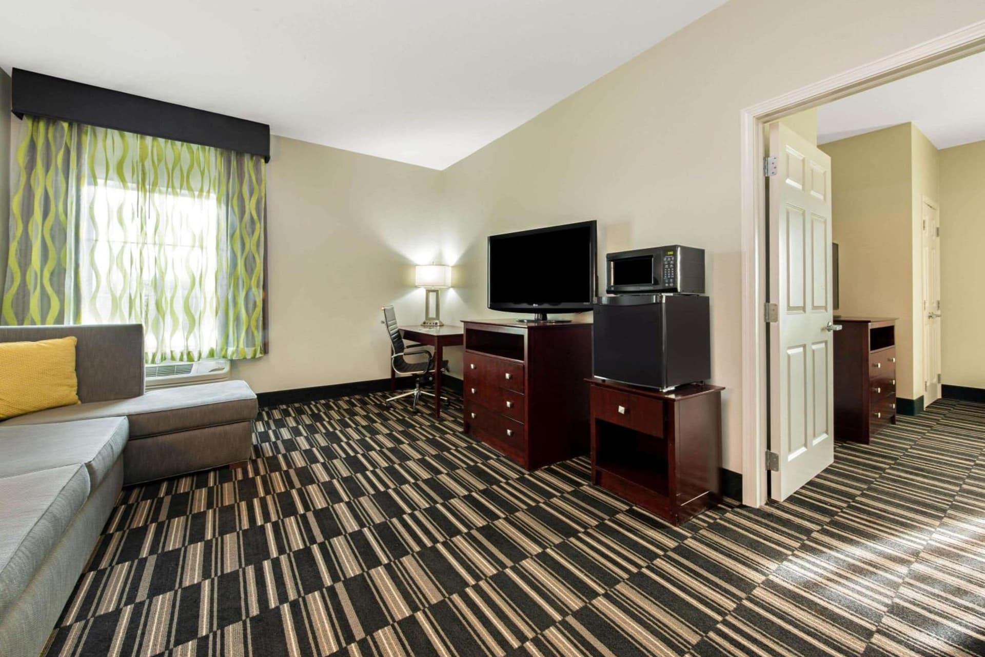 La Quinta by Wyndham Bridge City-Orange gallery photo in Bridge City, TX — image 36