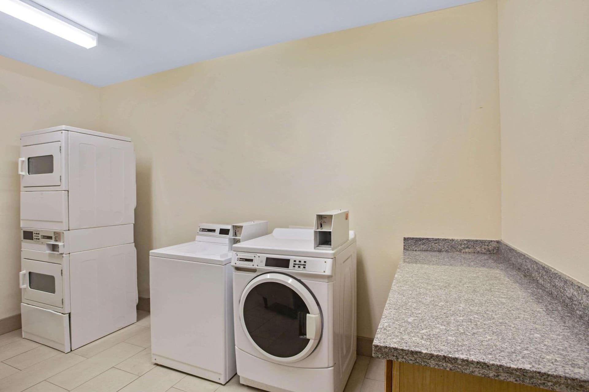 La Quinta by Wyndham Austin NW/Lakeline Mall gallery photo in Cedar Park, TX — image 39