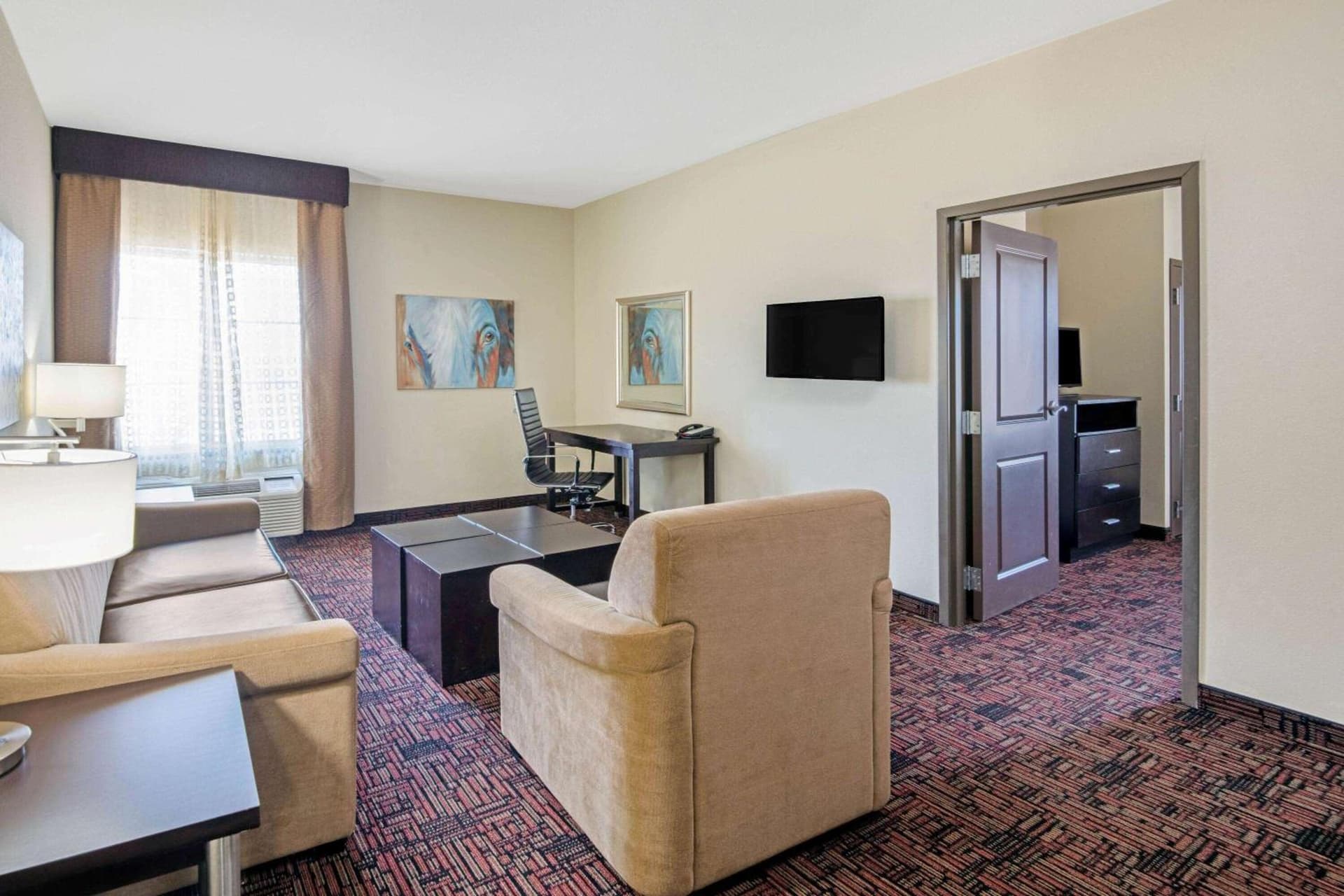 La Quinta by Wyndham Elk City property views in Elk City, OK — gallery photo 3