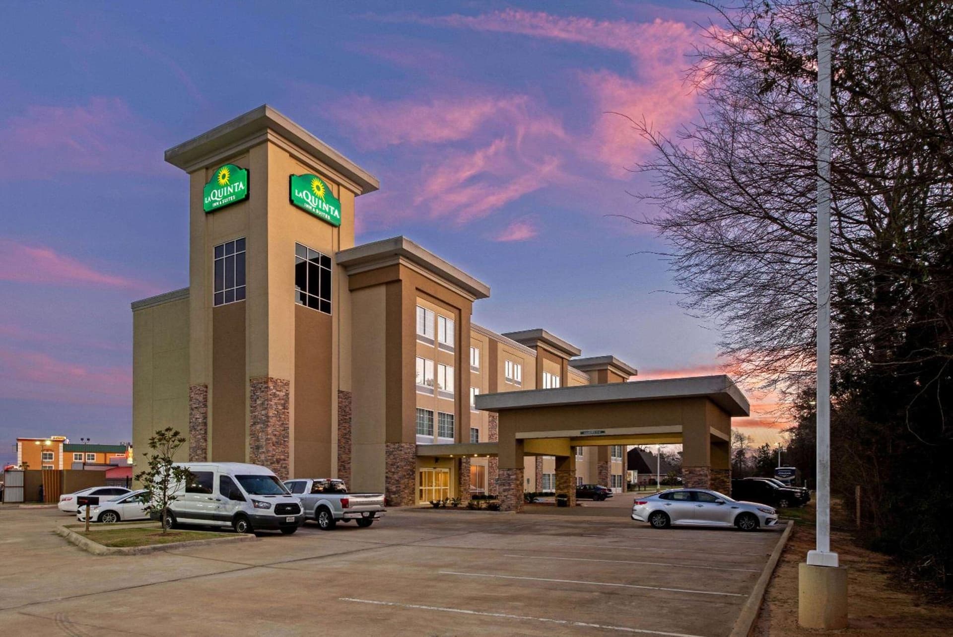 La Quinta by Wyndham West Monroe interior in West Monroe, LA — gallery photo 2