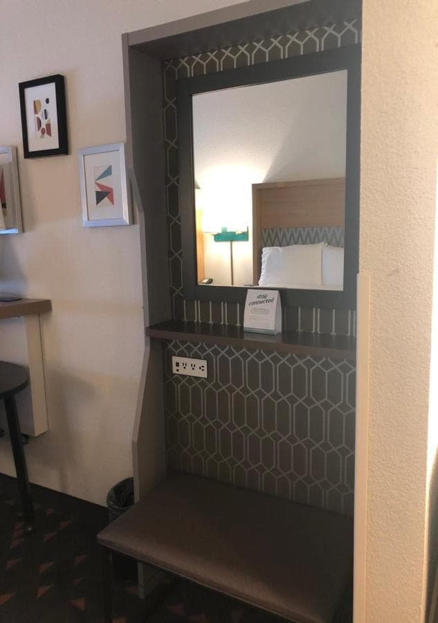 Holiday Inn Atlanta/Roswell by IHG interior in Roswell, GA — gallery photo 2