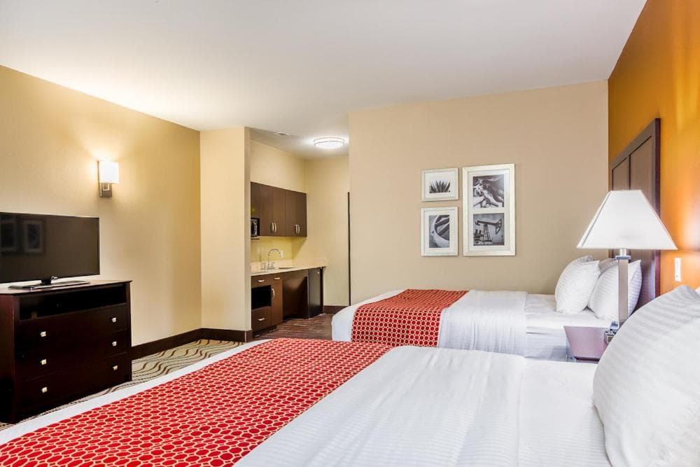 La Quinta by Wyndham Cotulla interior in Cotulla, TX — gallery photo 2