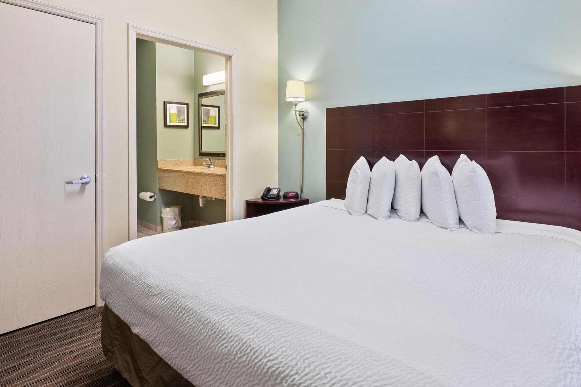 Extended Stay America Premier Suites Lakeland I4 gallery photo in Lakeland, FL — image 79