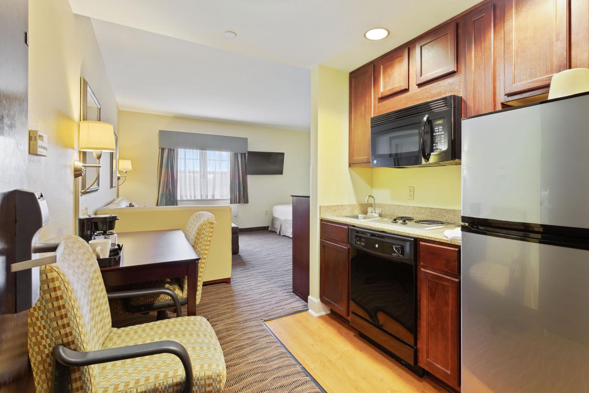 Extended Stay America Premier Suites Lakeland I4 gallery photo in Lakeland, FL — image 66