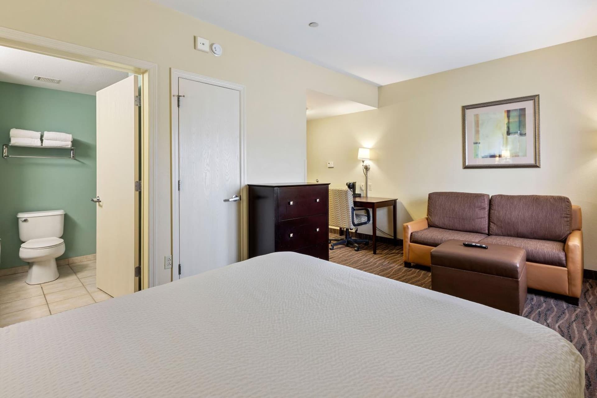 Extended Stay America Premier Suites Lakeland I4 gallery photo in Lakeland, FL — image 7