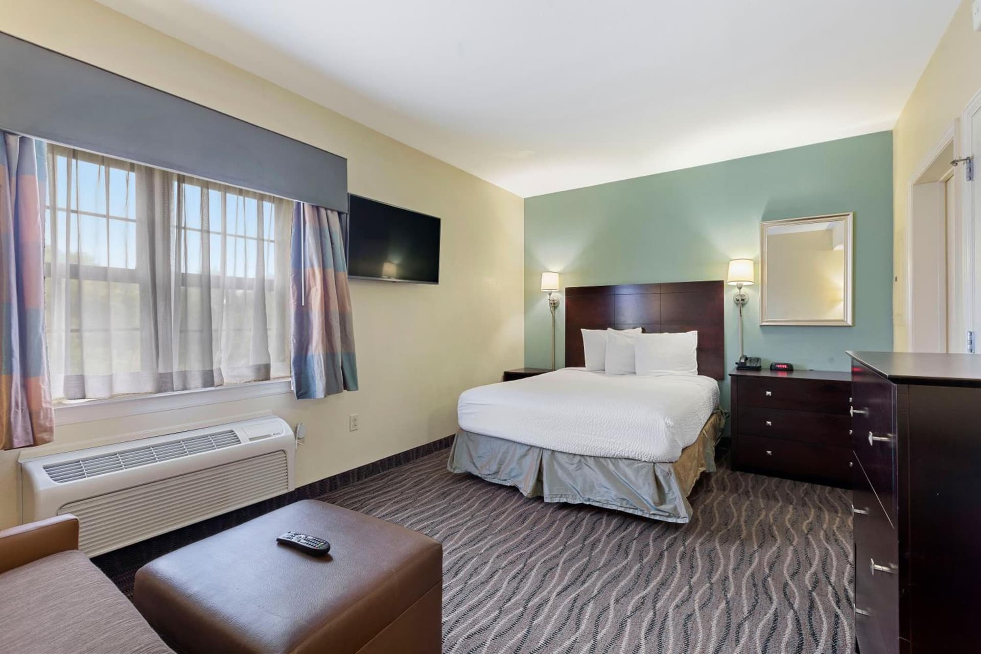 Extended Stay America Premier Suites Lakeland I4 gallery photo in Lakeland, FL — image 30