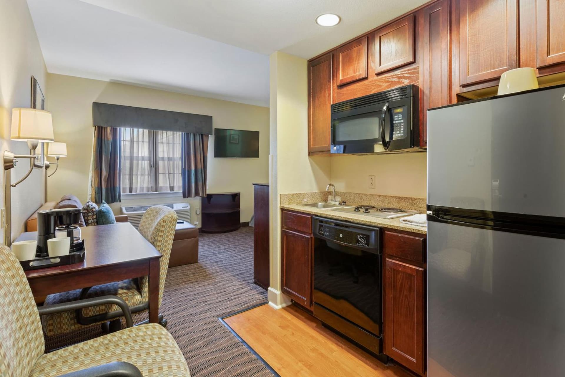 Extended Stay America Premier Suites Lakeland I4 gallery photo in Lakeland, FL — image 53