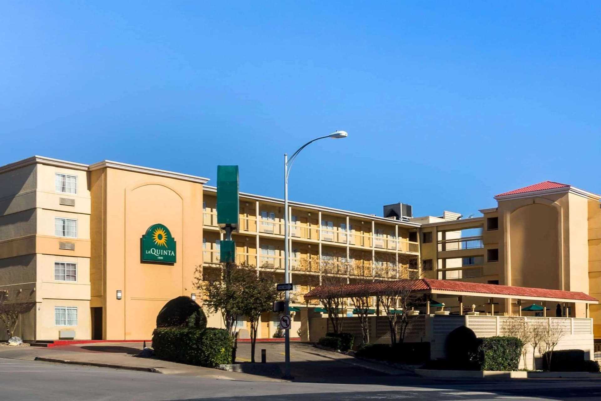 La Quinta Inn by Wyndham Austin Capitol / Downtown gallery photo in Austin, TX — image 20